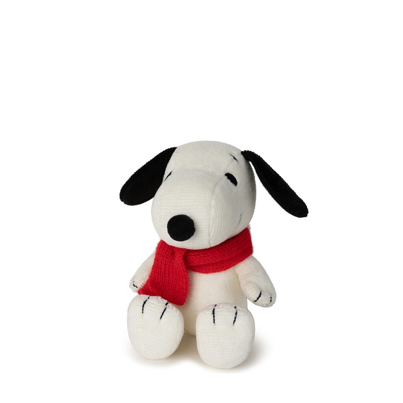 Peanuts Snoopy Sitting with Scarf 17cm