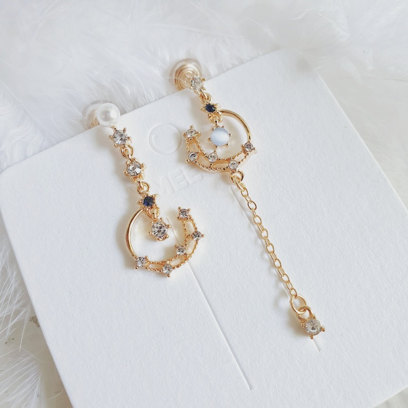 Luninana Clip-on Earrings -  Hanging Moon with Pearl Earrings LL014