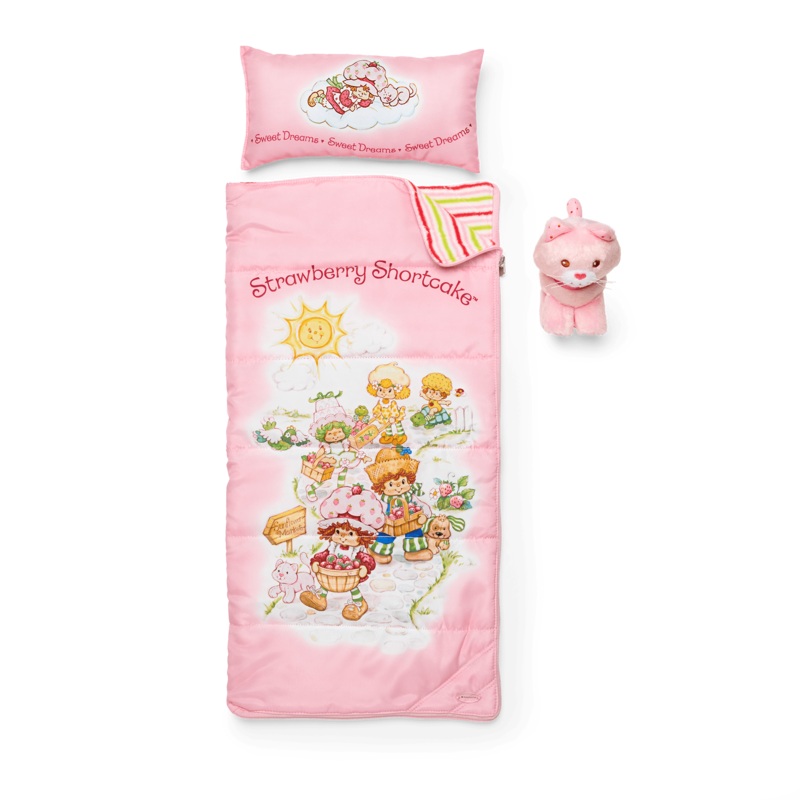 Courtney's Strawberry Shortcake Sleeping Bag Set for 18-inch Dolls (Historical Characters)