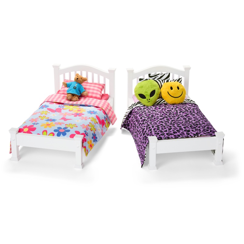 Isabel & Nickis Twin Beds Bundle (Historical Characters)